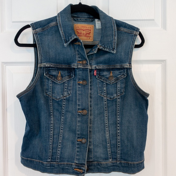 levi's trucker vest womens